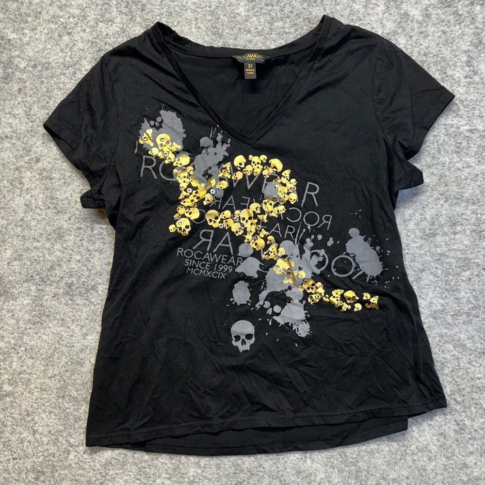 Rocawear Graphic Tee Women Size 2X Black Gold Foil Skulls Y2K V-Neck Grommets